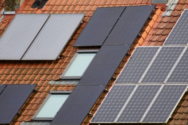 Cum se comportă panourile fotovoltaice iarna, la zăpadă și la temperaturi scăzute