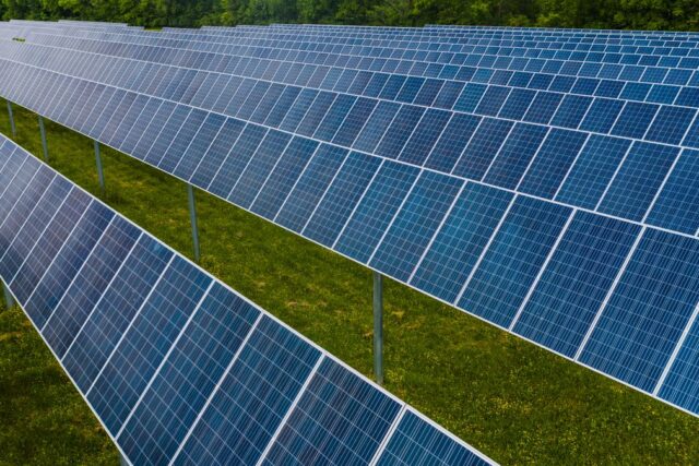 Statutul de prosumator: cum funcționează schimbul de energie cu rețeaua